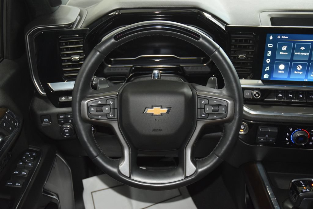 Used 2024 Chevrolet Silverado 1500 High Country AWD/4WD image 40