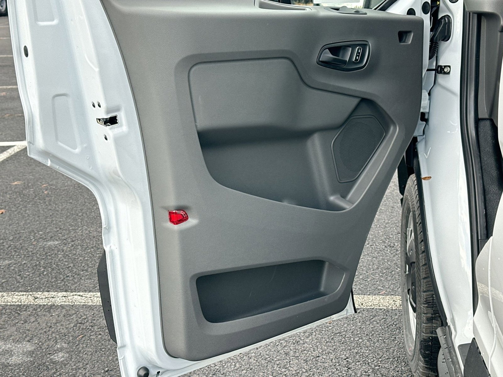 New 2026 Ford Transit 250 148 Medium Roof w/ Load Area Protection Package RWD image 15