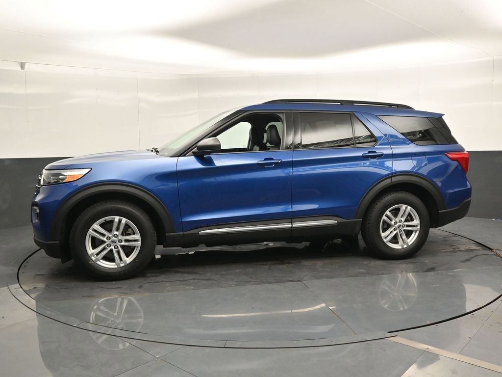 Used 2022 Ford Explorer XLT w/ Equipment Group 202A image 8