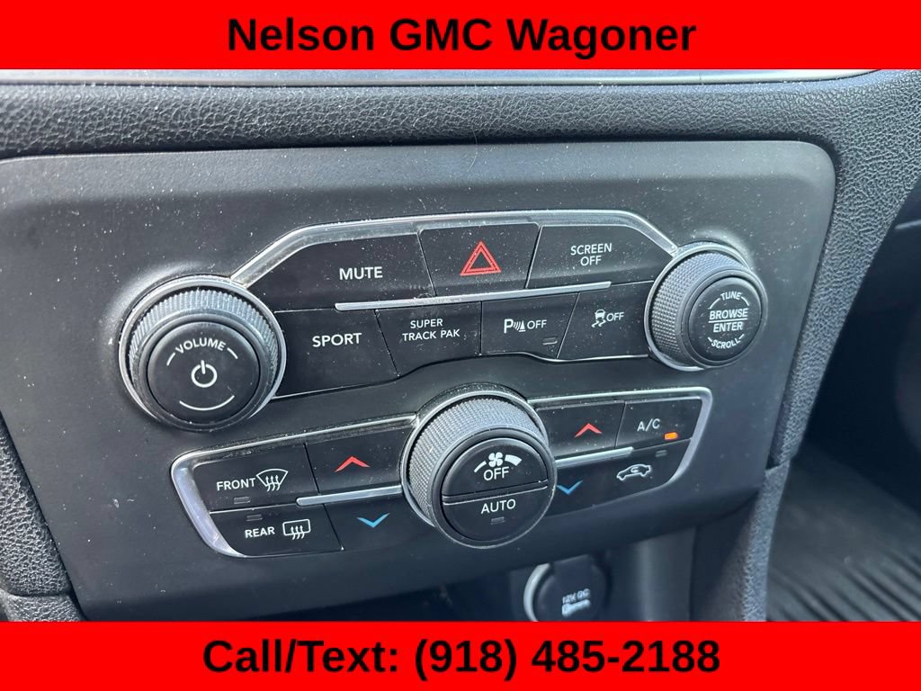 Used 2017 Dodge Charger R/T w/ Plus Group RWD image 13