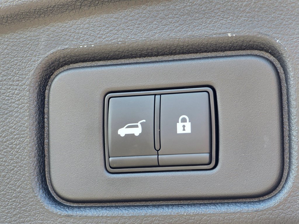 Used 2025 Nissan Pathfinder SL AWD/4WD image 23