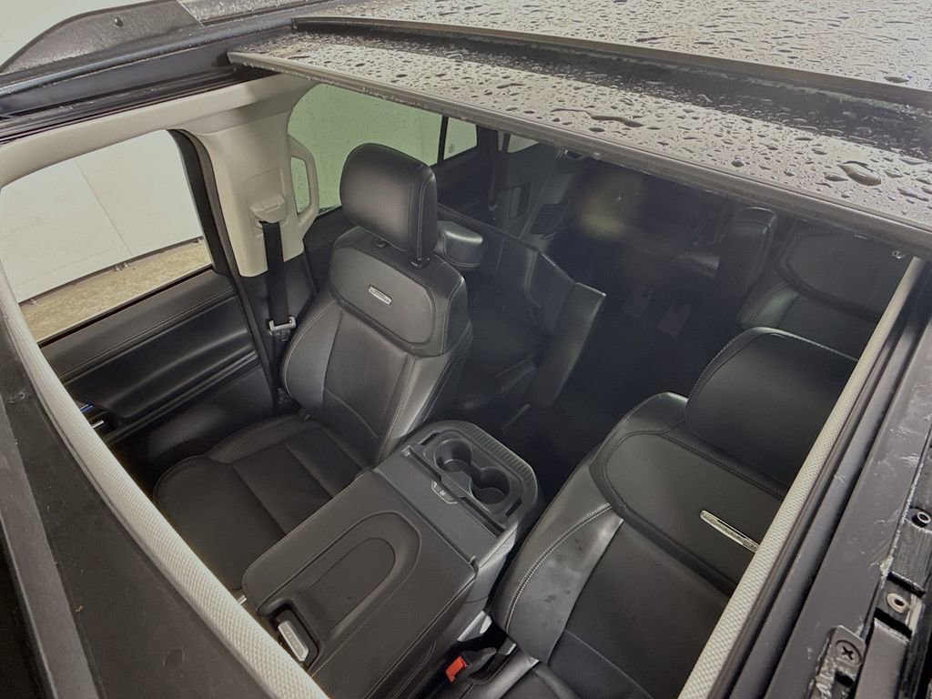 Certified 2025 Ford Expedition Platinum image 3