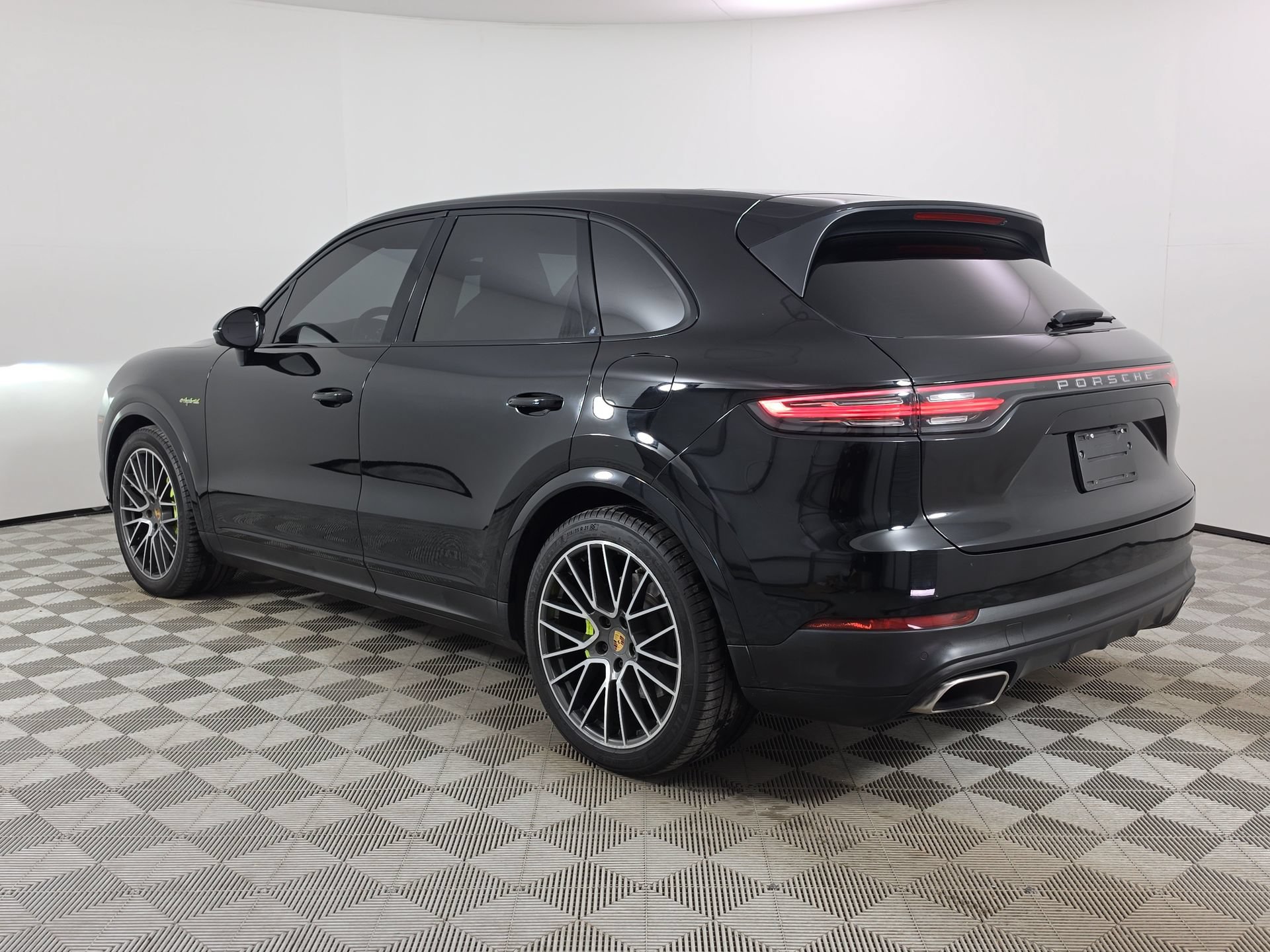 Used 2019 Porsche Cayenne E-Hybrid AWD/4WD image 5