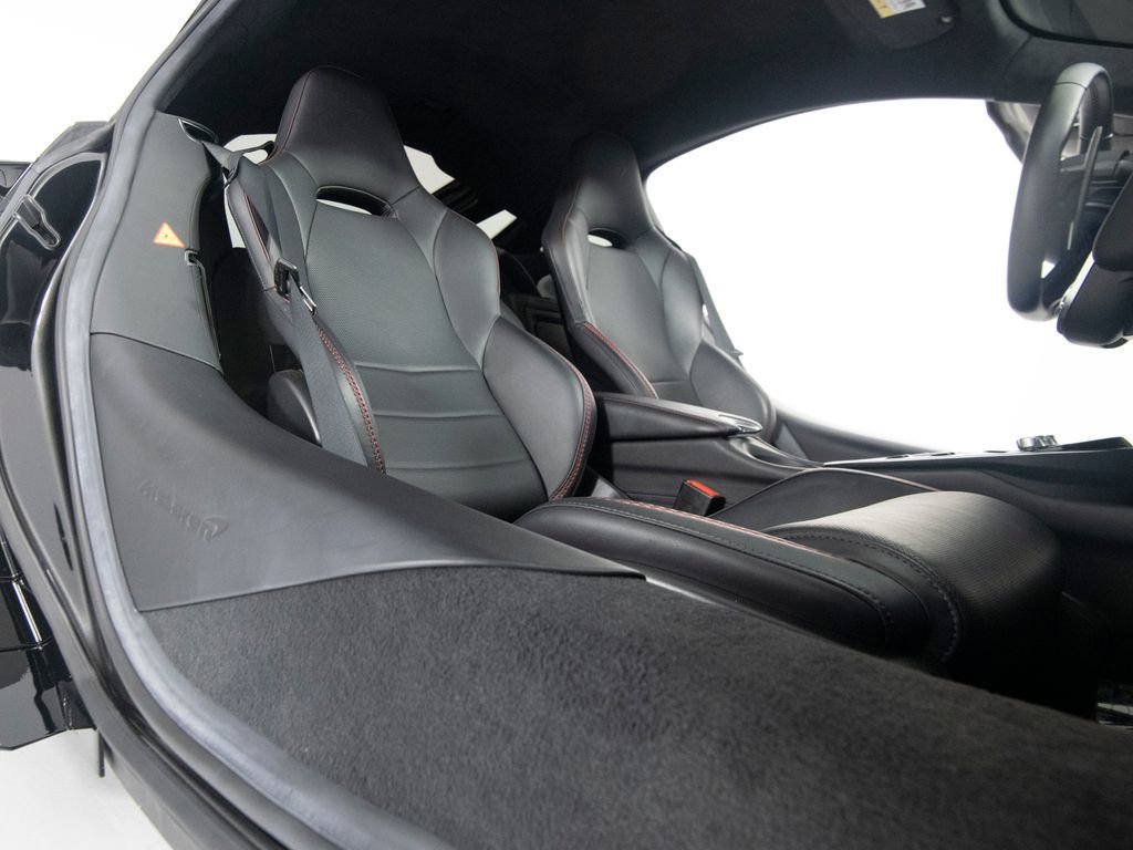 Used 2023 McLaren GT RWD image 36