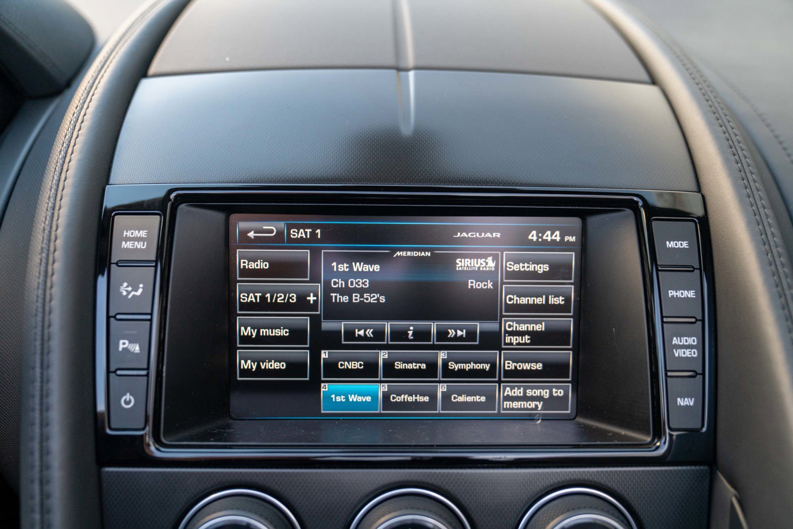Used 2014 Jaguar F-TYPE S RWD image 17