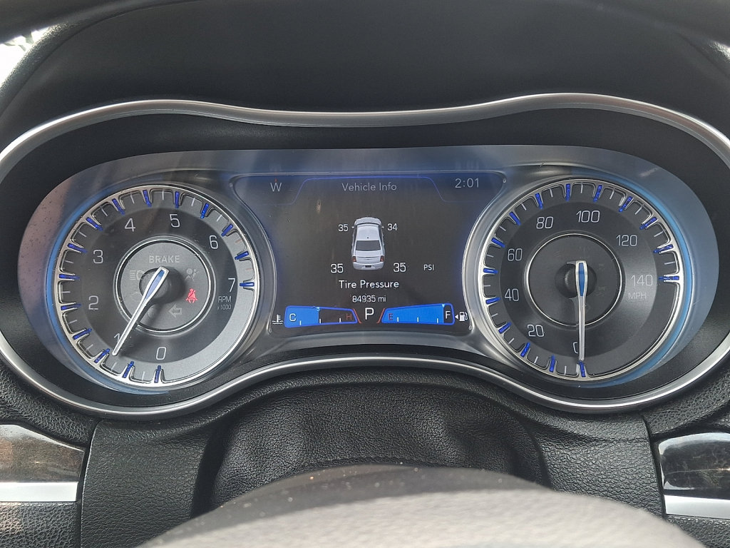 Used 2020 Chrysler 300 Limited AWD/4WD image 25
