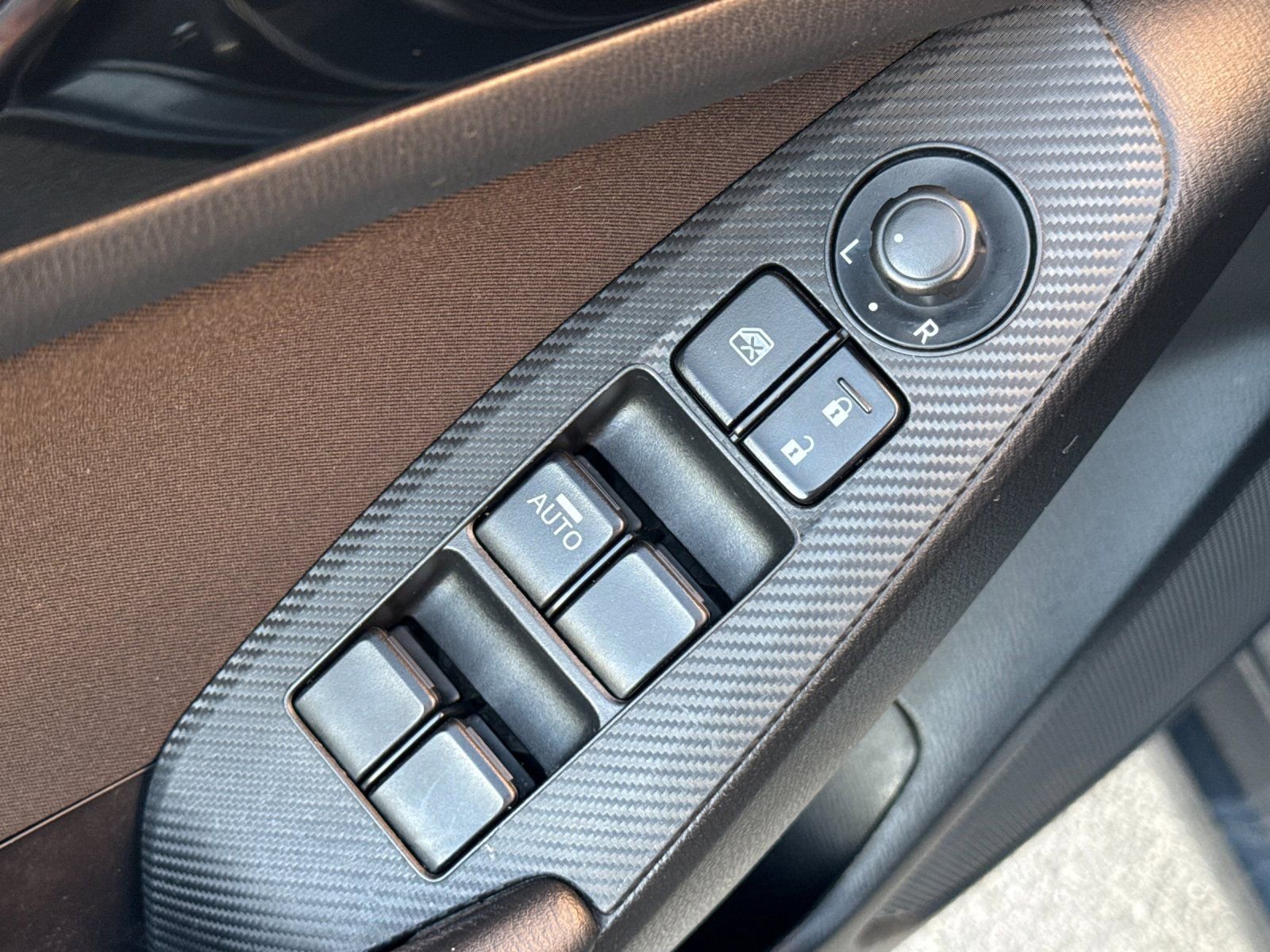 Used 2015 MAZDA MAZDA3 i Sport image 11