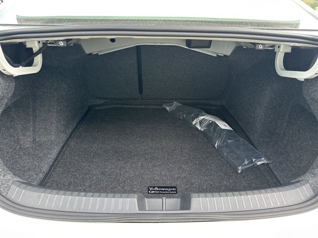 New 2025 Volkswagen Jetta SE image 25