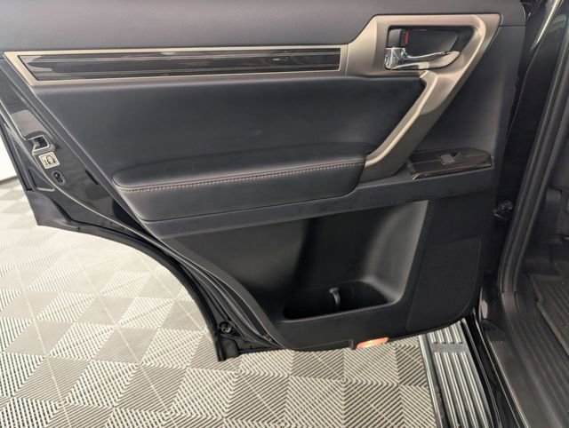 Used 2021 Lexus GX 460 Premium w/ Premium Package image 30