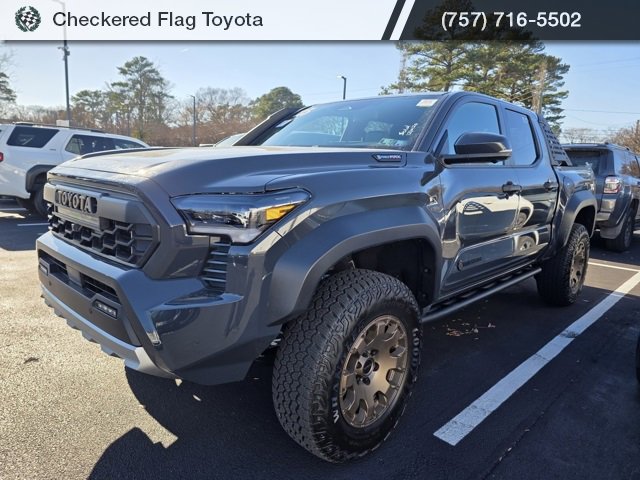 Used 2025 Toyota Tacoma Trailhunter image 1