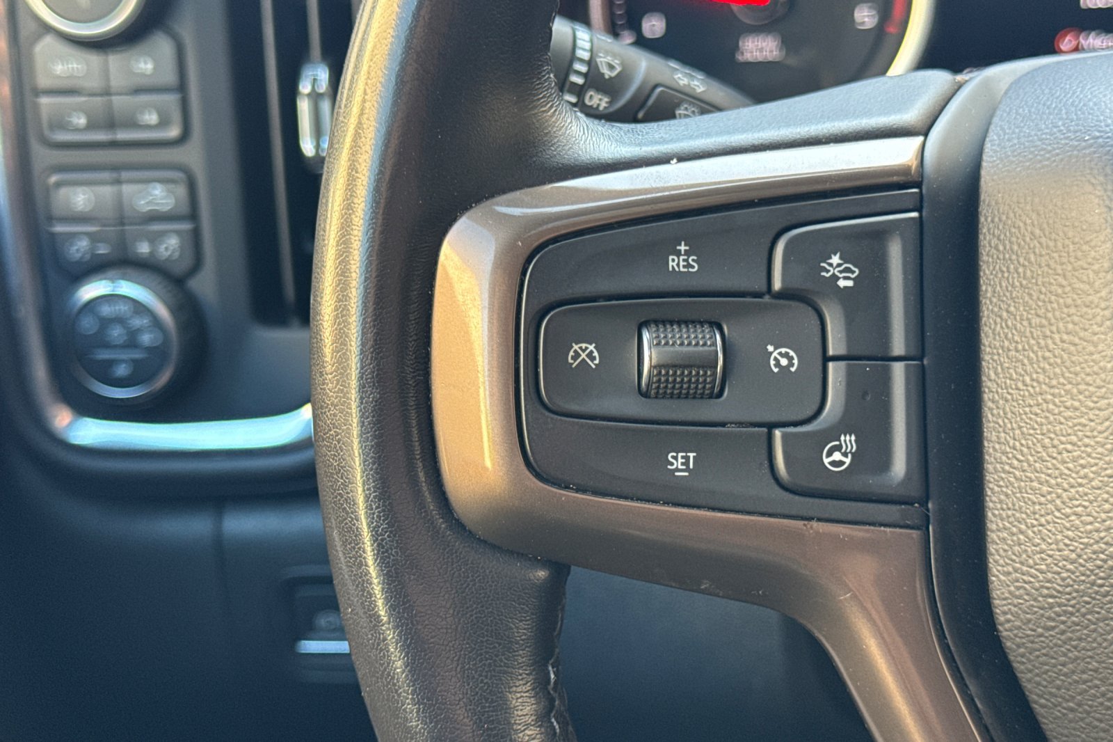 Used 2022 Chevrolet Silverado 3500 High Country w/ Safety Package II AWD/4WD image 29