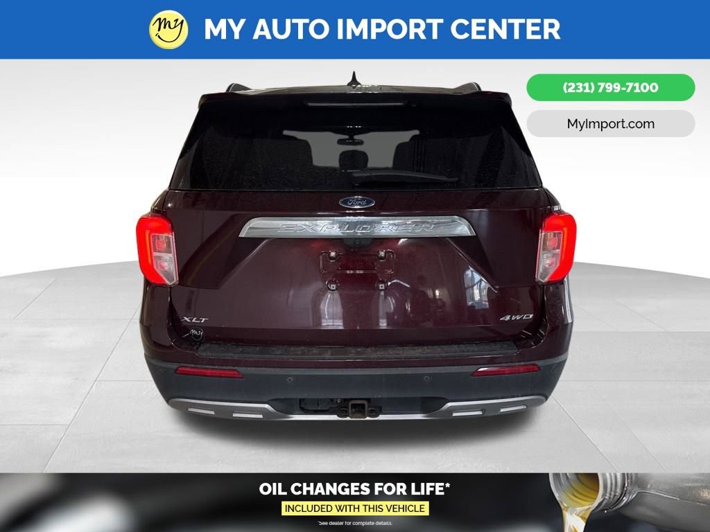 Used 2022 Ford Explorer XLT w/ Equipment Group 202A image 6