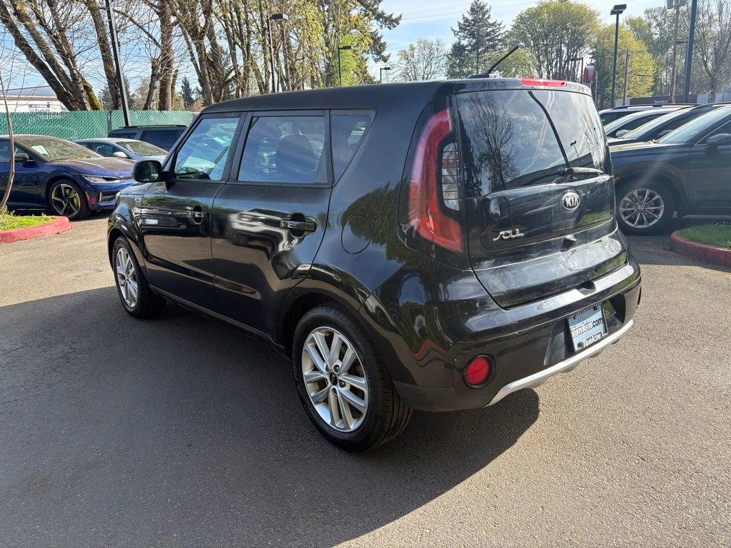 Used 2017 Kia Soul + FWD image 6