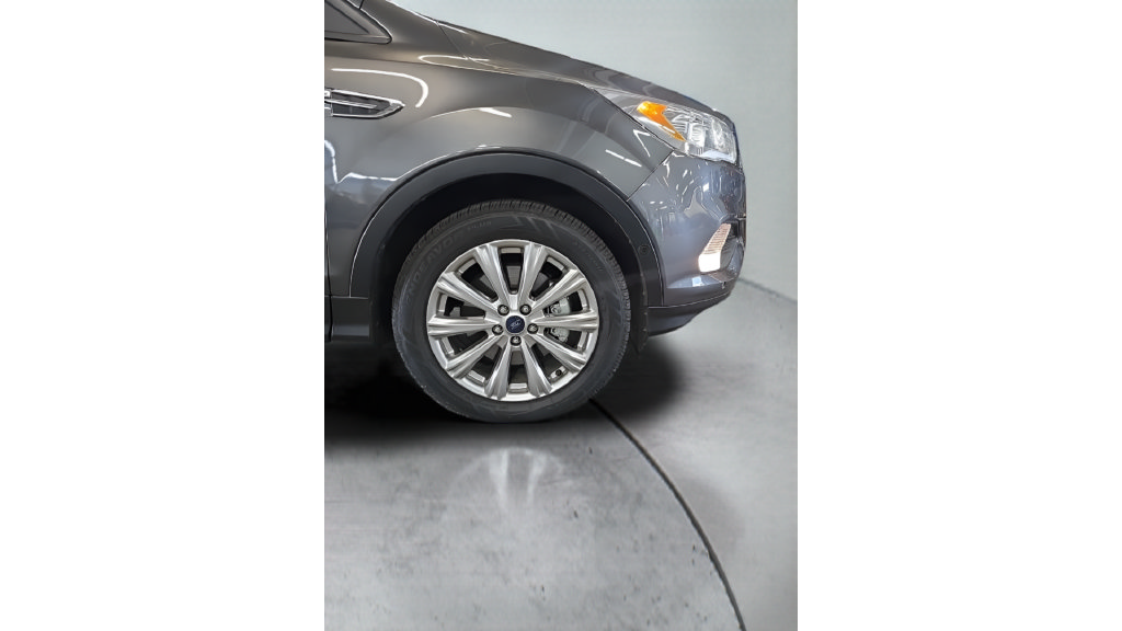 Used 2017 Ford Escape Titanium w/ Equipment Group 301A AWD/4WD image 16
