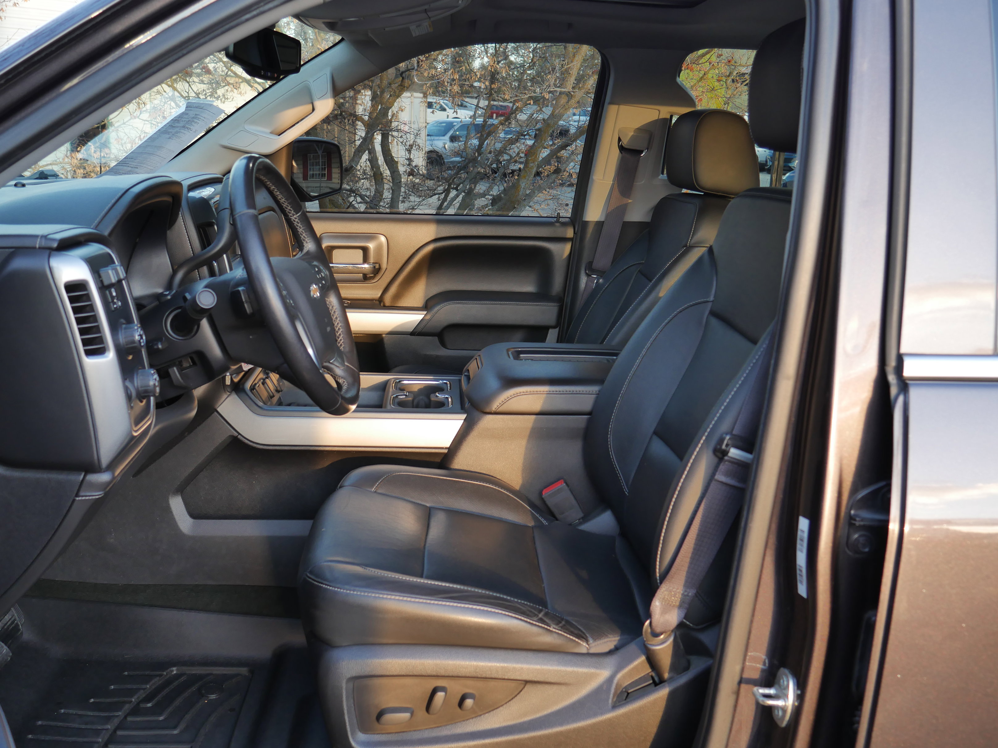 Used 2016 Chevrolet Silverado 1500 LTZ Z71 w/ LTZ Plus Package image 3