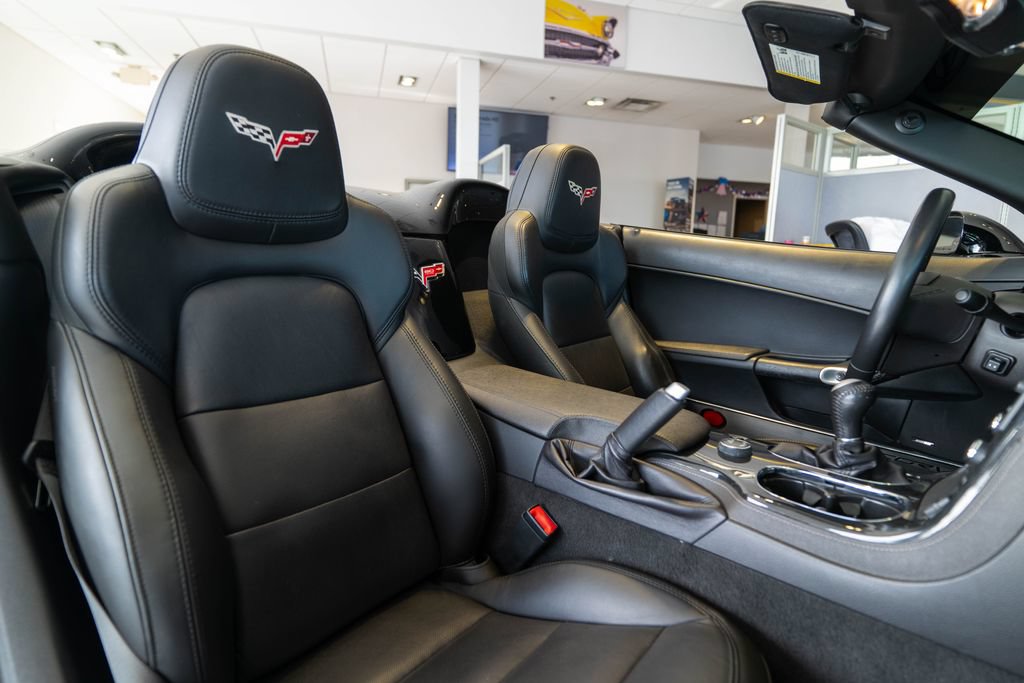 Used 2013 Chevrolet Corvette 427 w/ 1SB Preferred Equipment Group RWD image 21