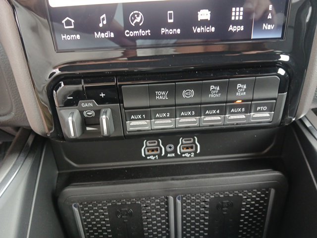 New 2027 RAM 4500 4x4 Crew Cab DRW w/ Laramie Trim Package image 40