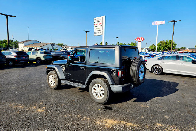 Used 2023 Jeep Wrangler Sport AWD/4WD image 5