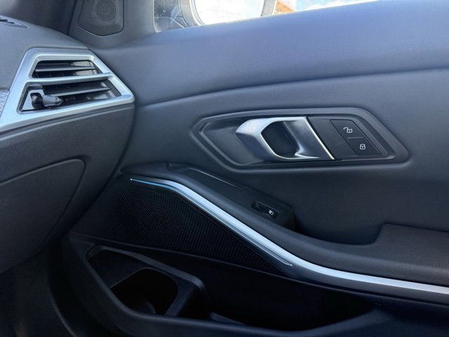 Used 2025 BMW 330i xDrive Sedan w/ Convenience Package image 10