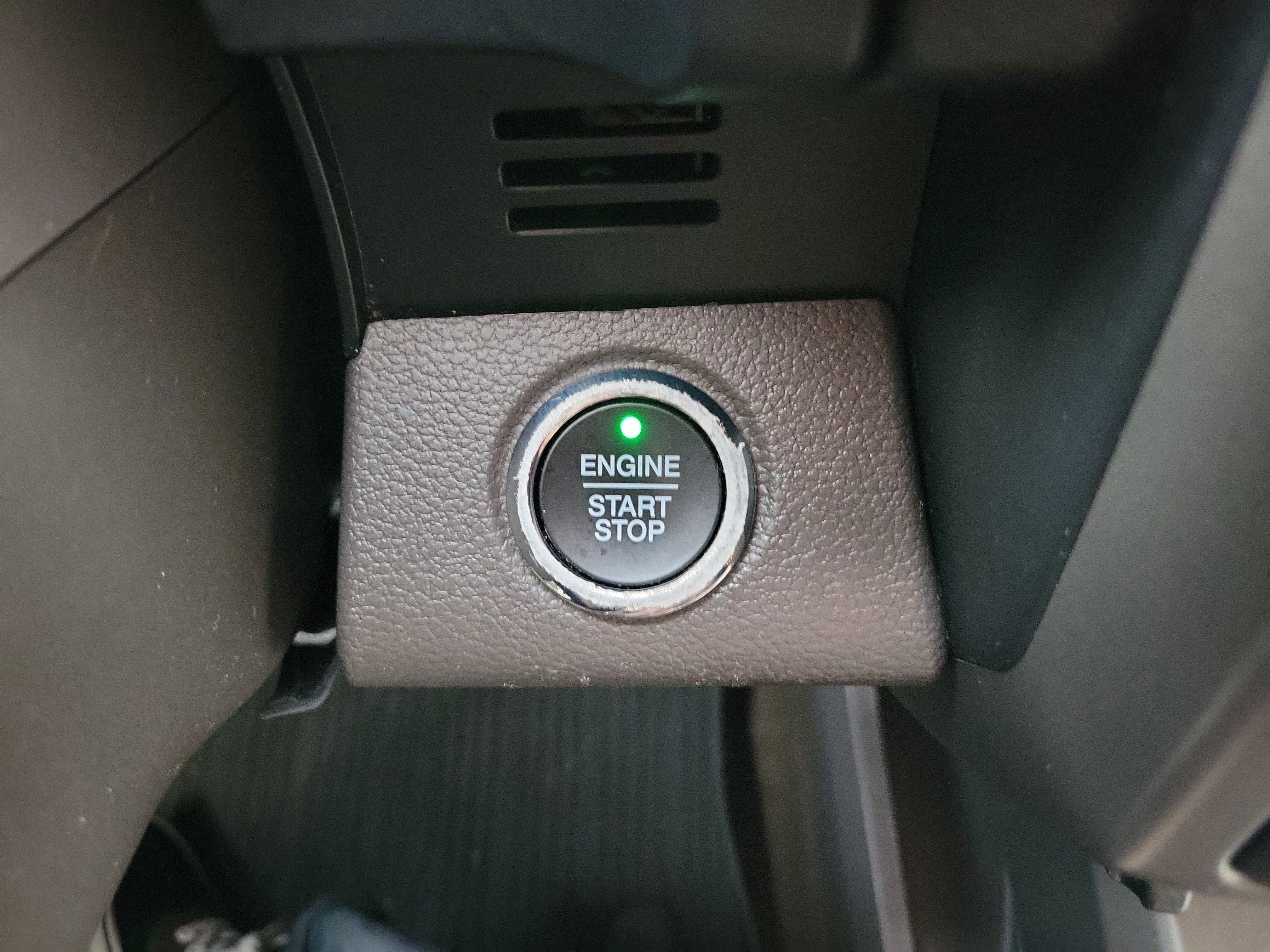 Used 2020 Ford Expedition XLT w/ FX4 Off-Road Package AWD/4WD image 29