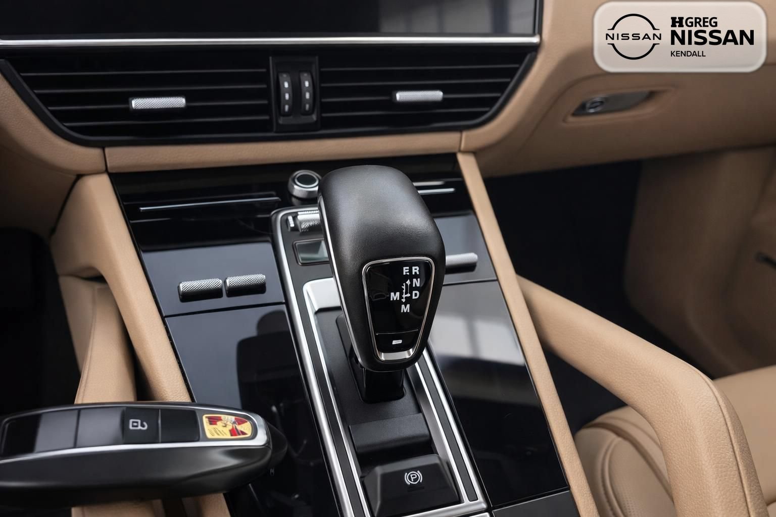 Used 2022 Porsche Cayenne AWD/4WD image 12