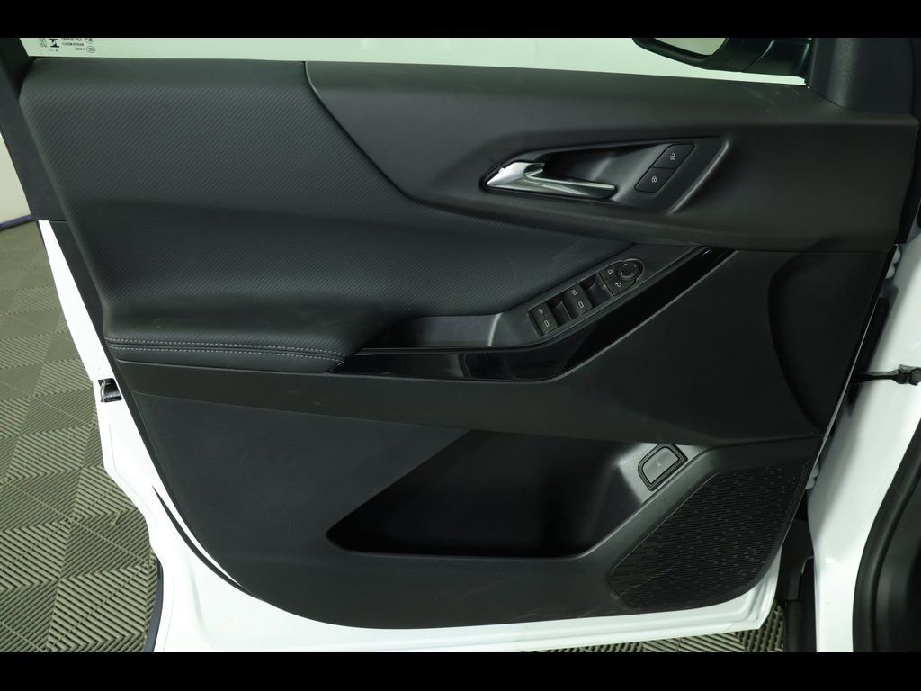 New 2026 Chevrolet Equinox LT w/ Convenience Package II image 22