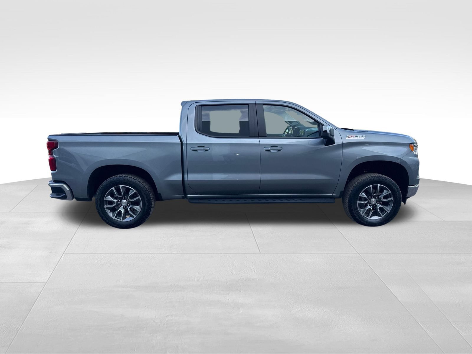 Used 2025 Chevrolet Silverado 1500 LT AWD/4WD image 6