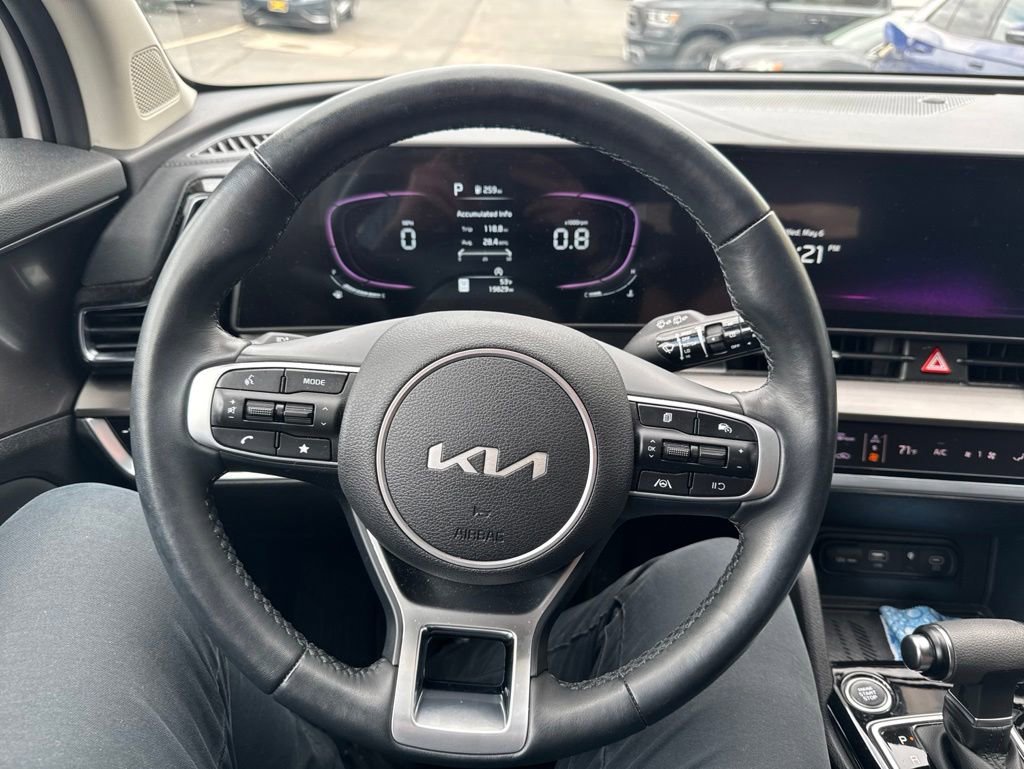 Used 2023 Kia Sportage EX AWD/4WD image 2