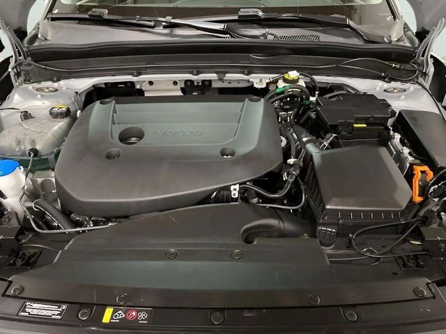 Used 2025 Volvo XC40 B5 Plus AWD/4WD image 87