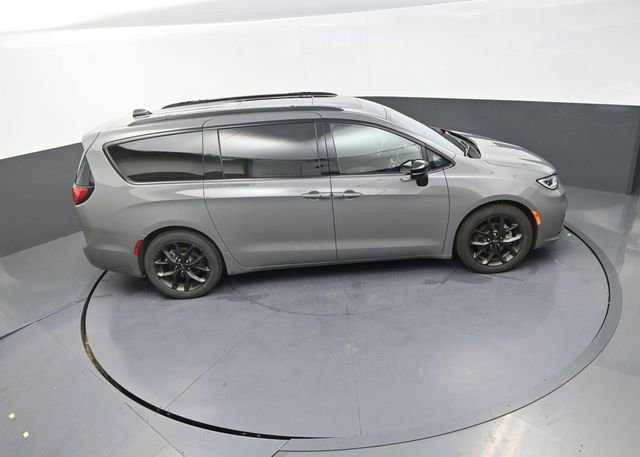 Used 2025 Chrysler Pacifica Limited image 27