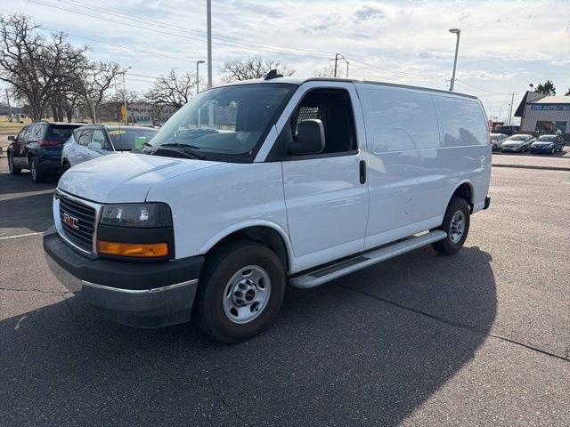 Used 2024 GMC Savana 2500 w/ Driver Convenience Package image 9