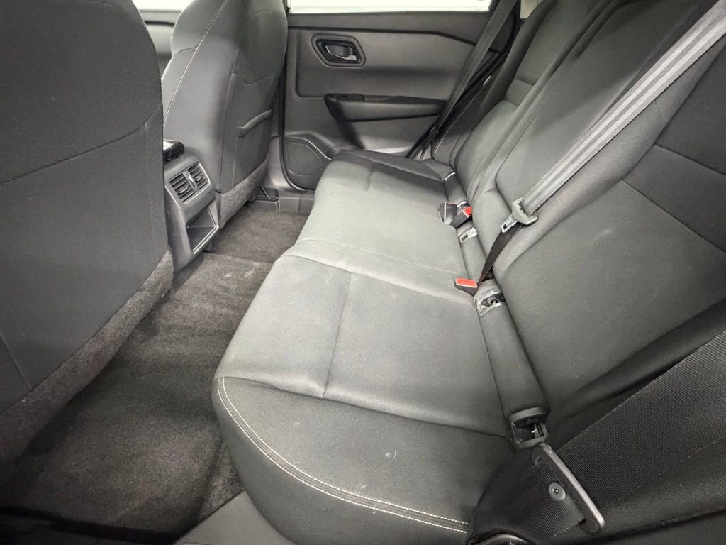 Used 2024 Nissan Rogue S FWD image 38