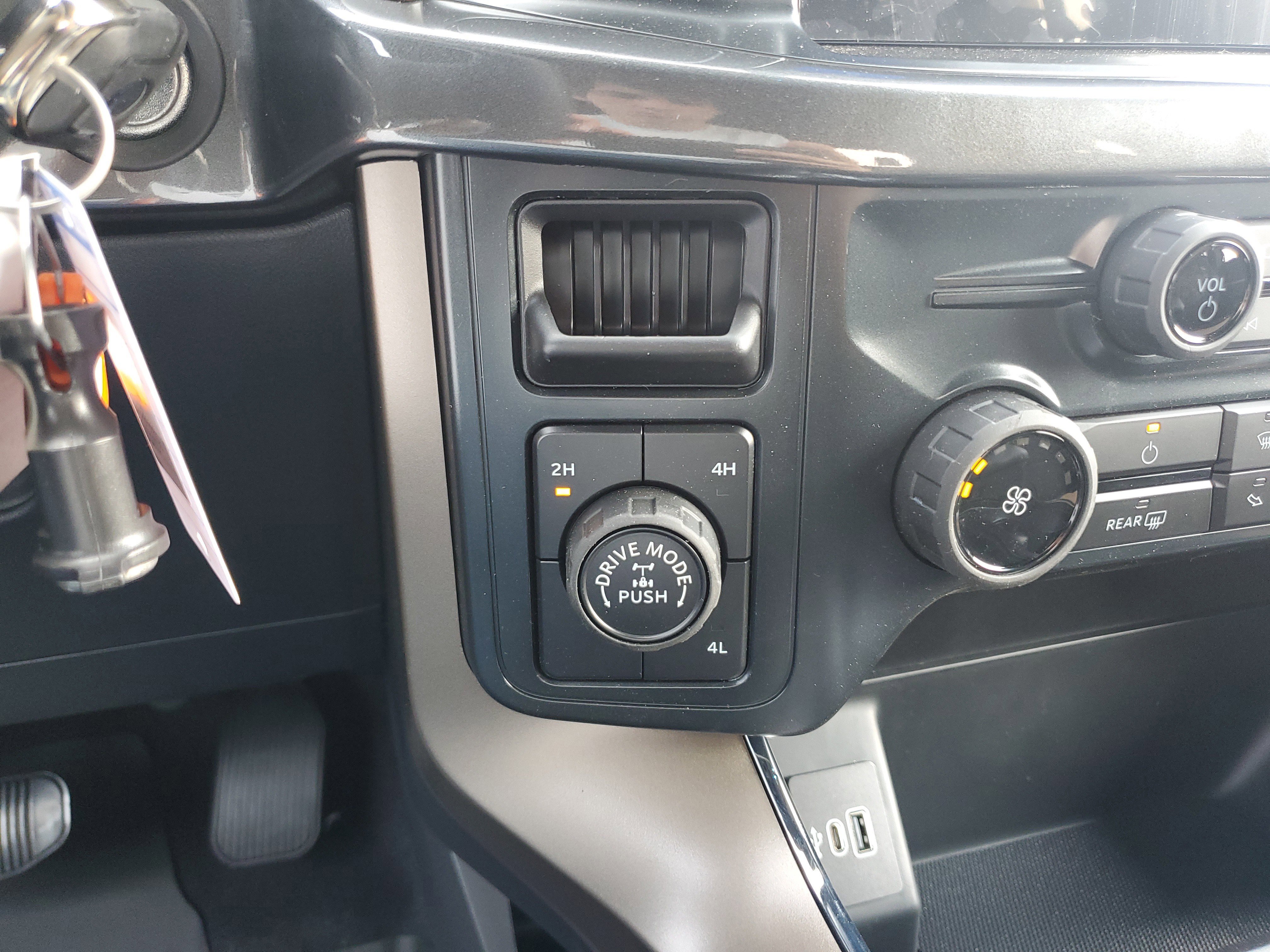 New 2025 Ford F150 STX w/ Equipment Group 201A FX4 image 28