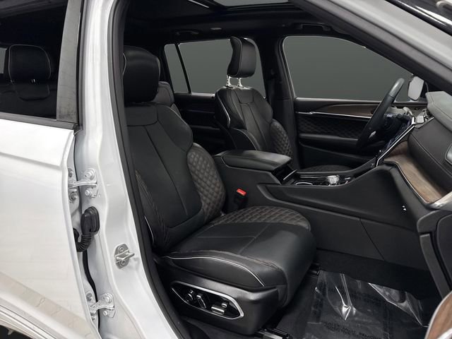 Used 2024 Jeep Grand Cherokee L Summit w/ Advanced Protech Group IV image 33