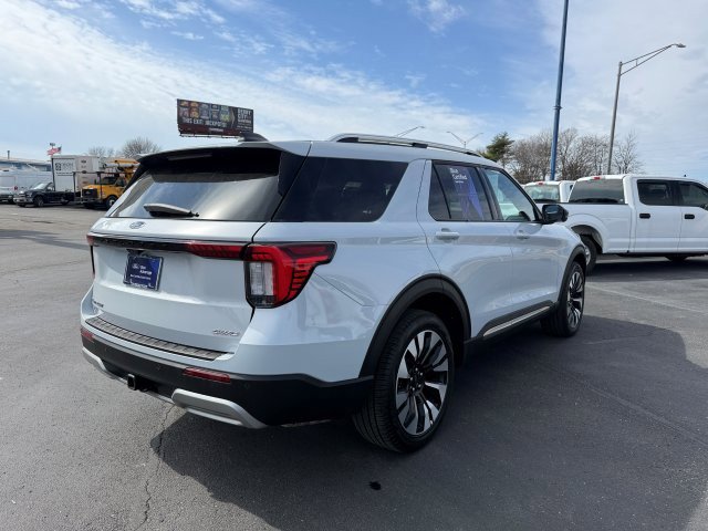 Certified 2025 Ford Explorer Platinum w/ LUX Leather Package AWD/4WD image 8