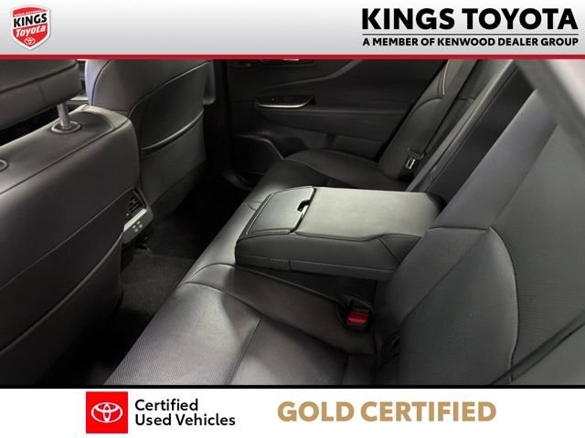 Used 2023 Toyota Crown AWD/4WD image 16
