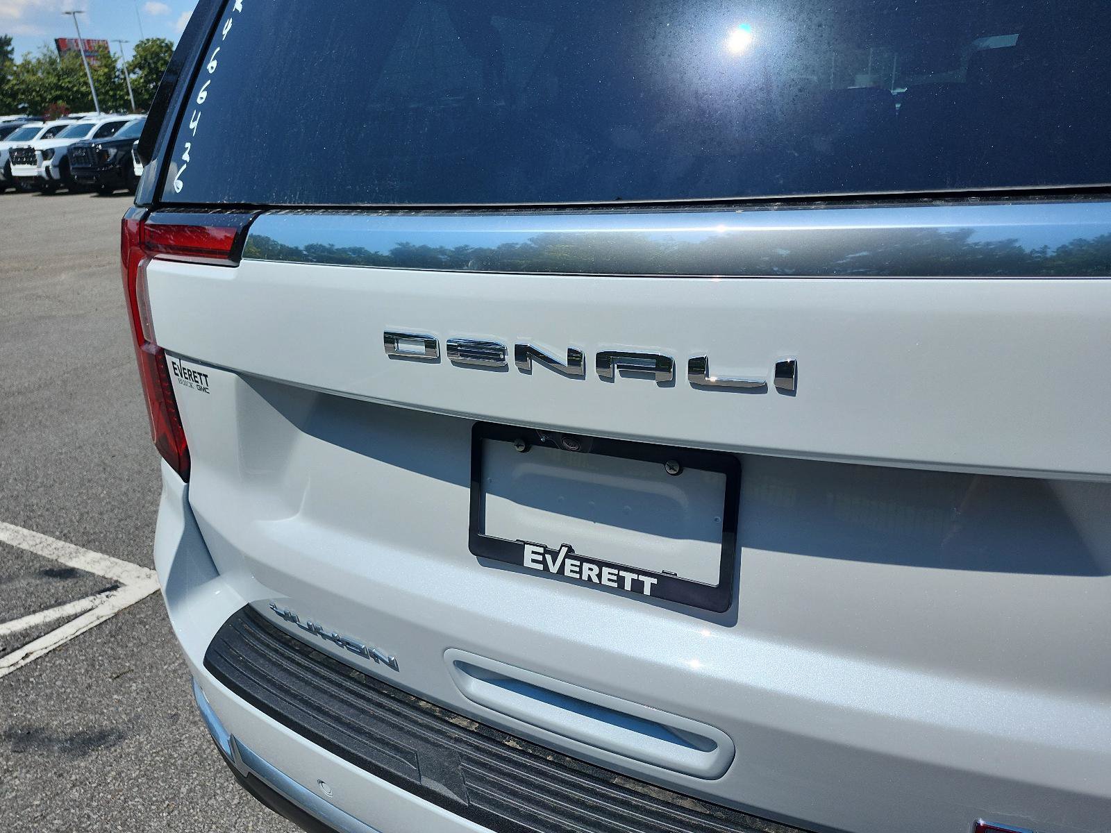 New 2026 GMC Yukon XL Denali w/ Sun & Power Step Package AWD/4WD image 4