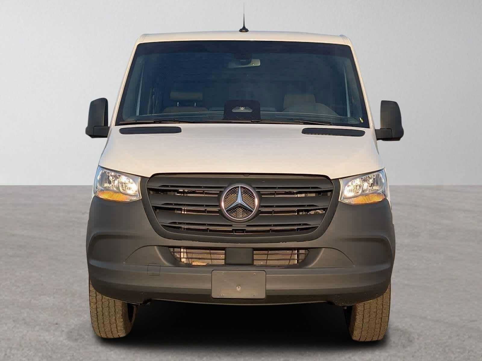 Used 2025 Mercedes-Benz Sprinter 2500 image 9
