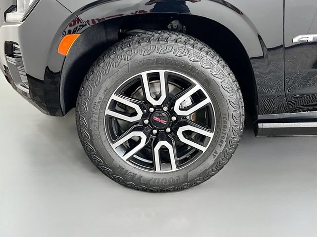 Used 2023 GMC Yukon AT4 w/ AT4 Premium Package AWD/4WD image 10