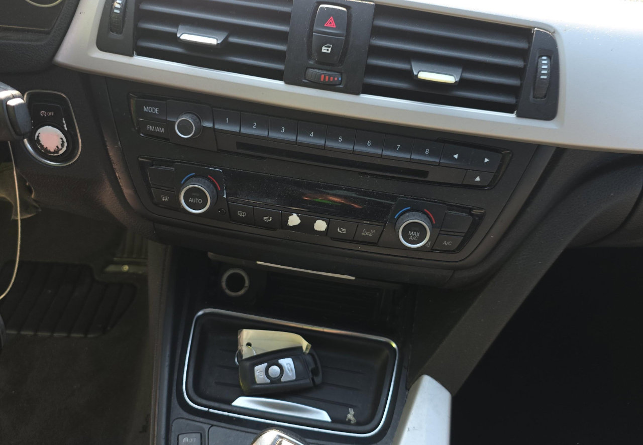 Used 2013 BMW 320i Sedan image 9