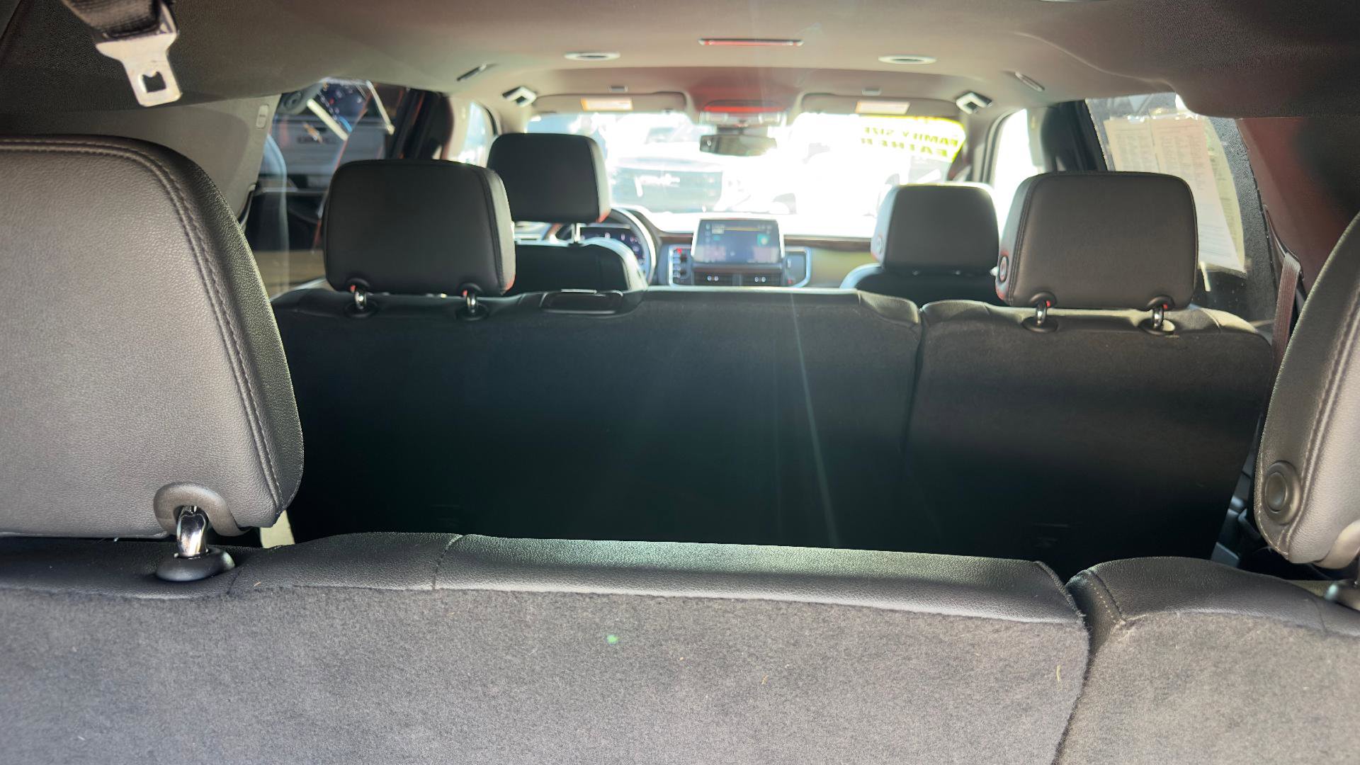 Used 2023 Chevrolet Suburban LT image 6
