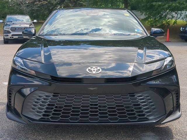 Used 2025 Toyota Camry SE FWD image 8