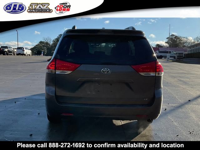 Used 2014 Toyota Sienna LE FWD image 2