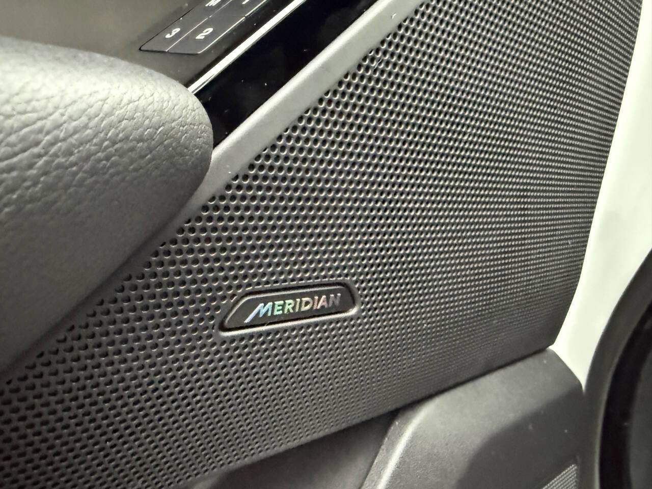 Used 2021 Land Rover Range Rover Velar S image 19