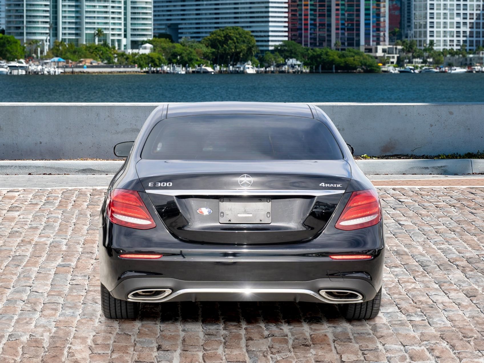 Used 2019 Mercedes-Benz E 300 4MATIC w/ Premium 1 Package image 6