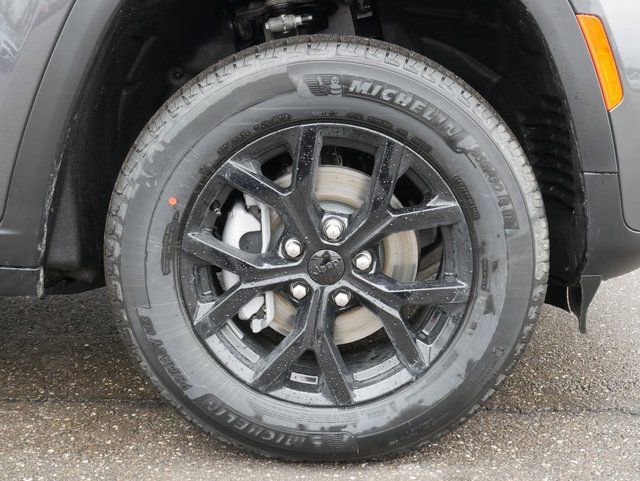 New 2026 Jeep Grand Cherokee Altitude AWD/4WD image 11