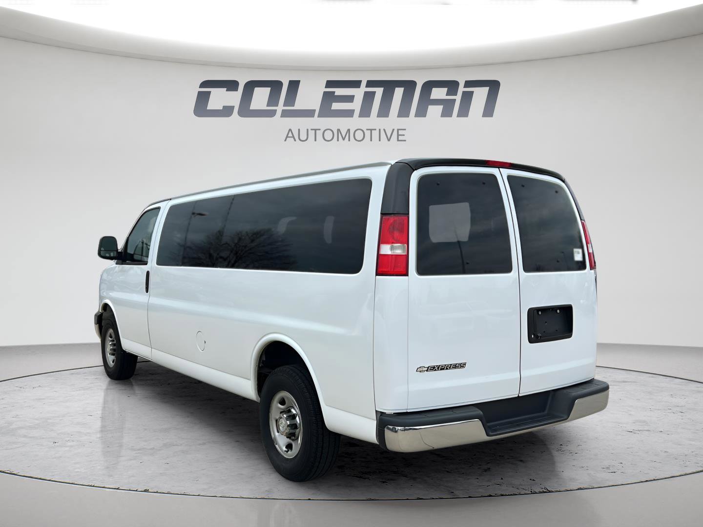 Used 2020 Chevrolet Express 3500 LT w/ LT Preferred Equipment Group RWD image 7