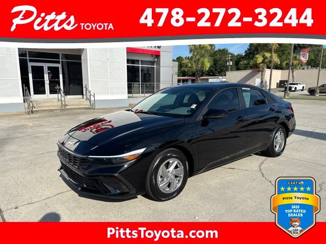 Used 2026 Hyundai Elantra SE FWD image 1