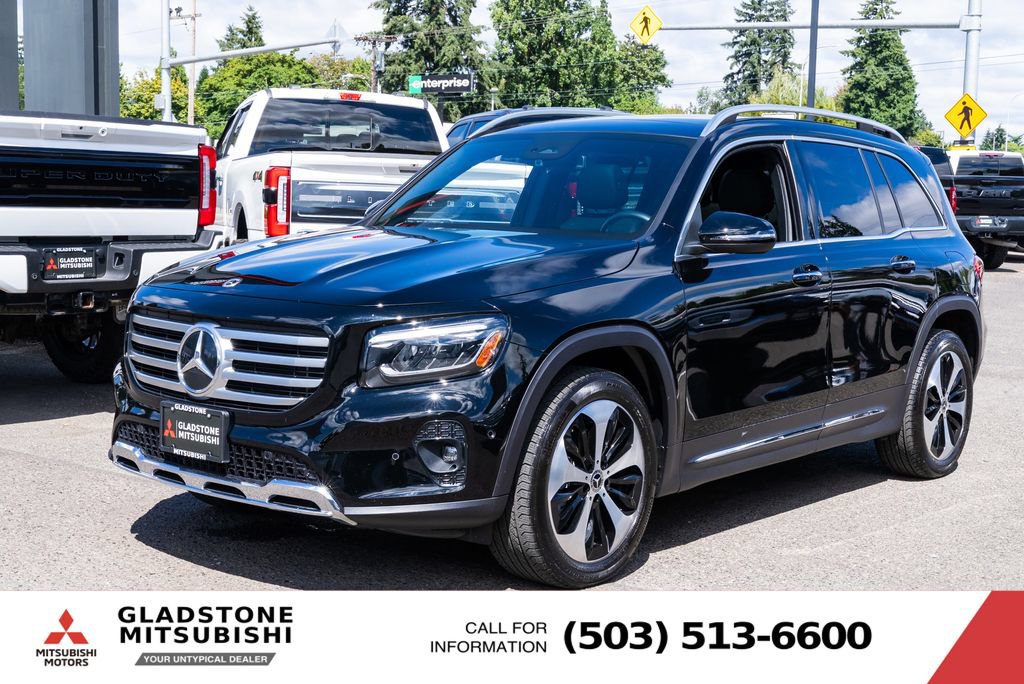 Used 2025 Mercedes-Benz GLB 250 4MATIC image 4