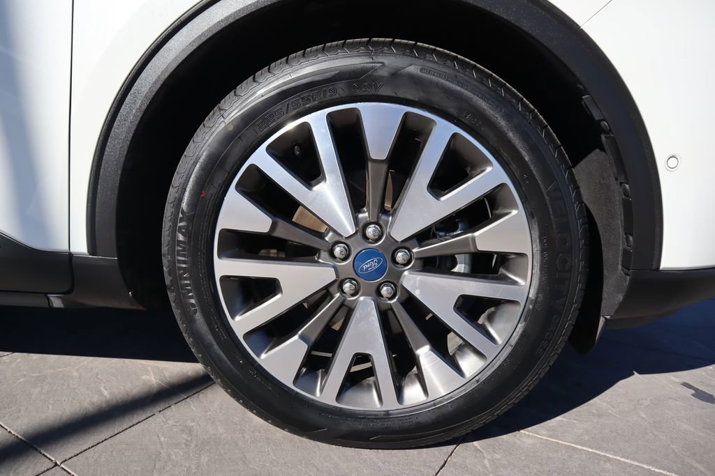 Used 2020 Ford Escape Titanium image 30